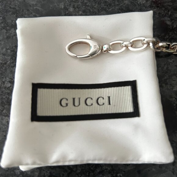 ️Gucci Trademark Logo Round 925 Sterling Silver Charm Bracelet - Picture 3 of 4